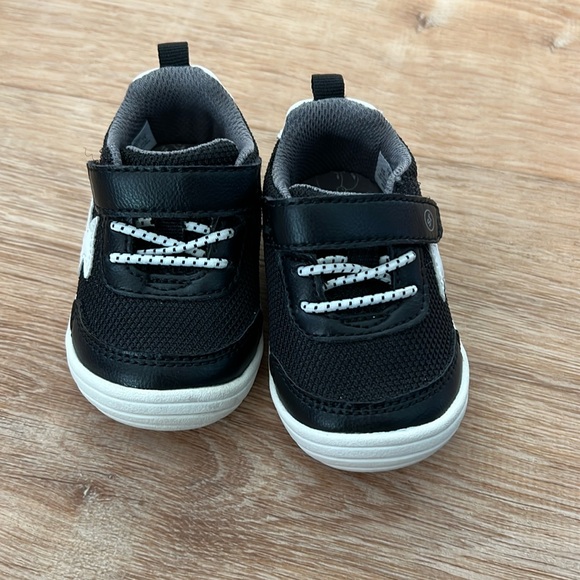 Surprize by Stride Rite 3 month shoes - Picture 1 of 6